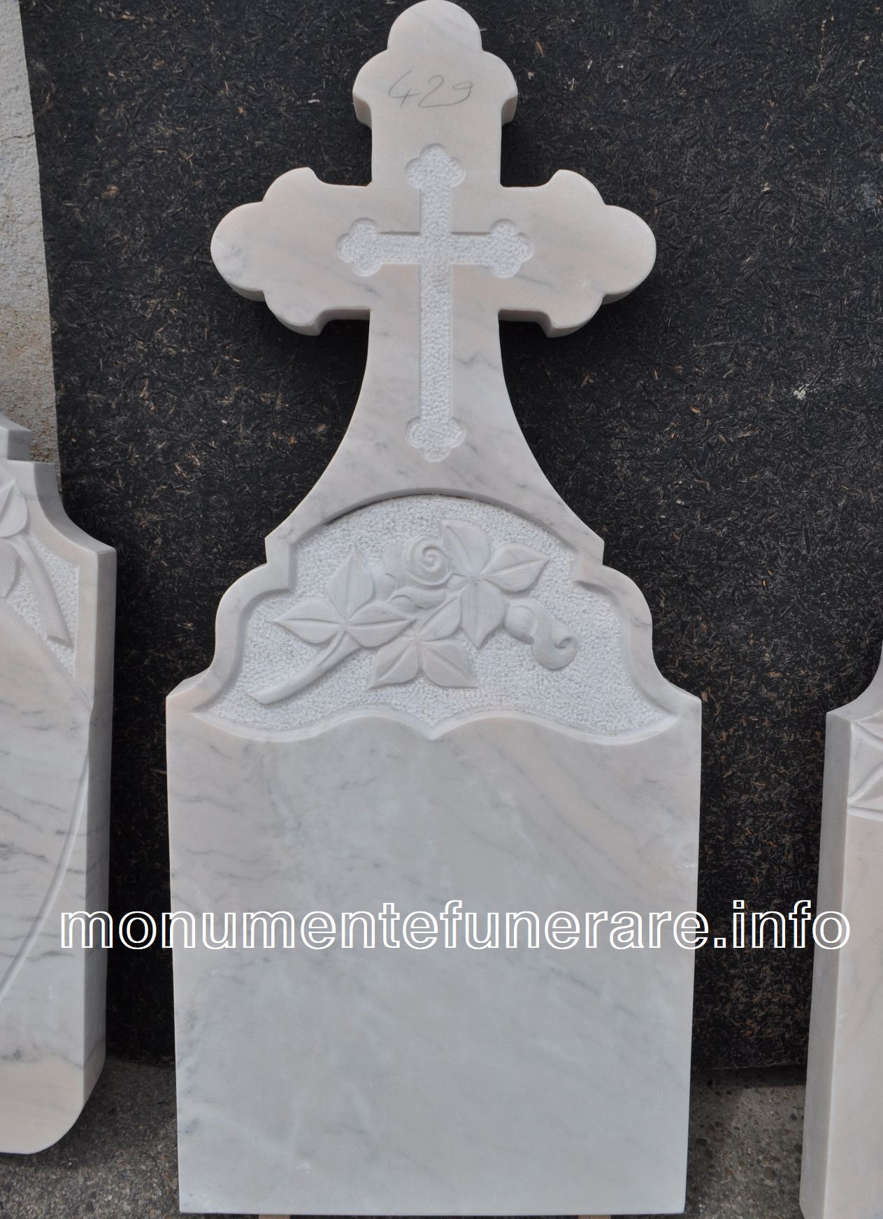 monument funerar model 429